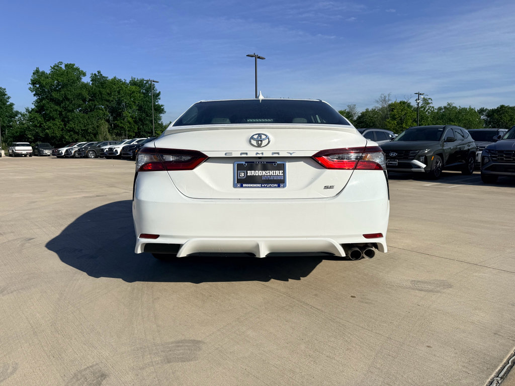 Used 2022 Toyota Camry SE FWD image 7