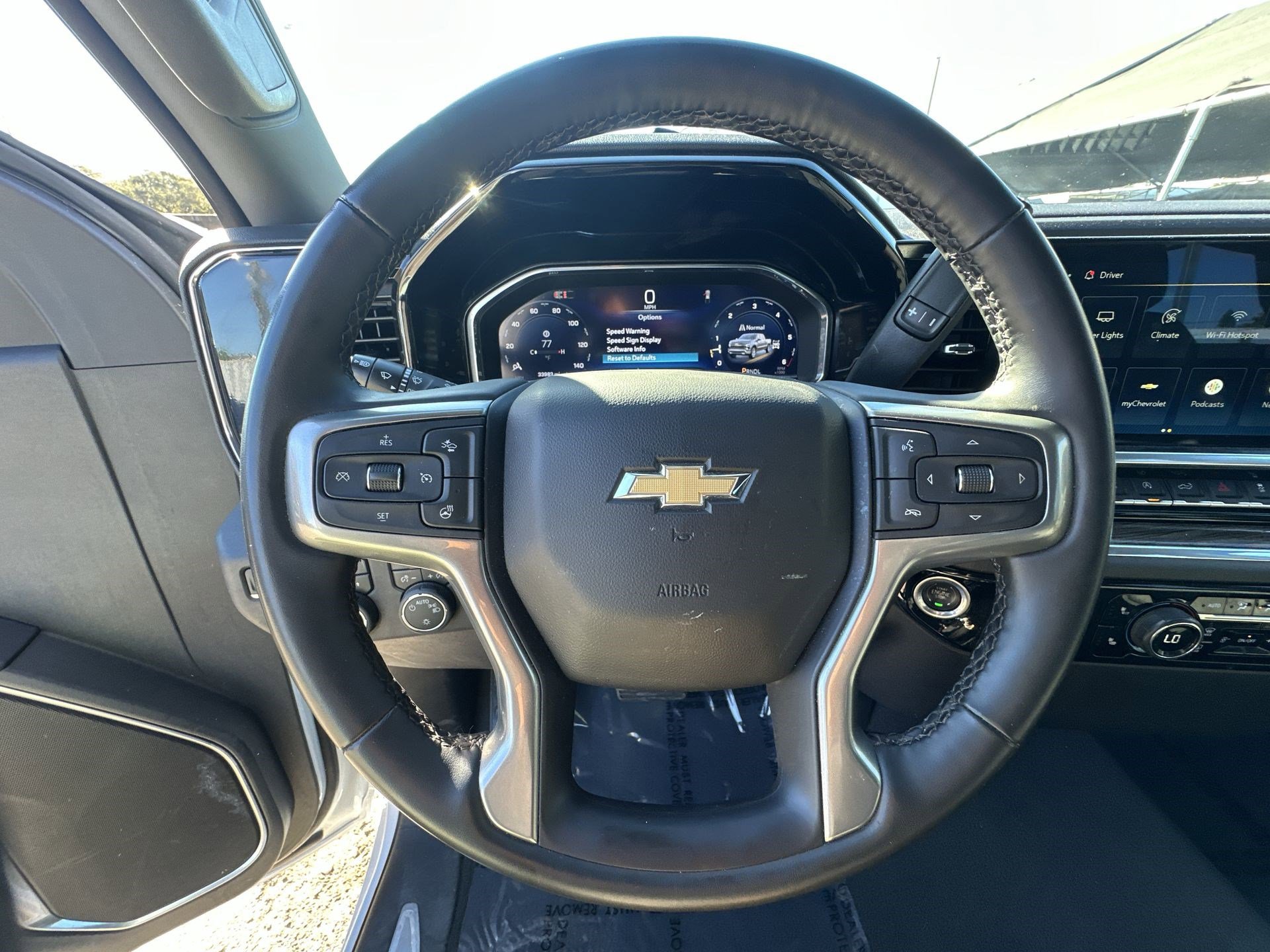Used 2025 Chevrolet Silverado 1500 LT image 11