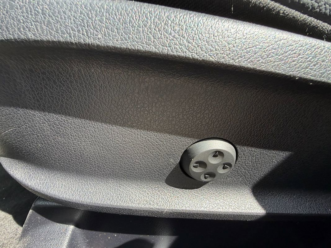 Used 2021 Mercedes-Benz GLB 250 4MATIC image 19