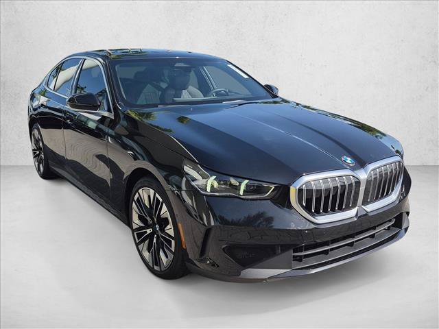 Certified 2024 BMW 530i xDrive AWD/4WD image 3