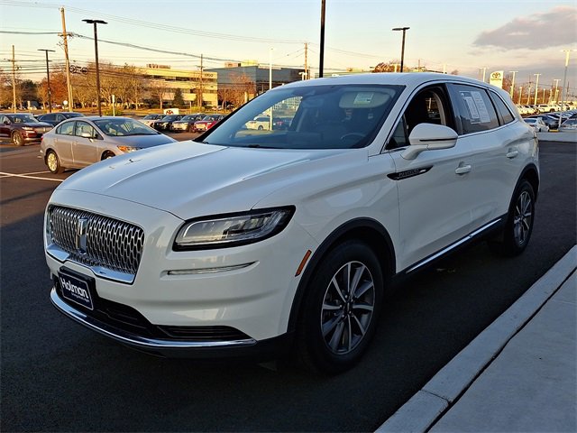 Certified 2022 Lincoln Nautilus AWD image 4