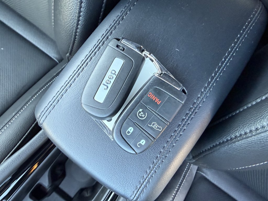 Used 2025 Jeep Compass Limited w/ Elite Group AWD/4WD image 33
