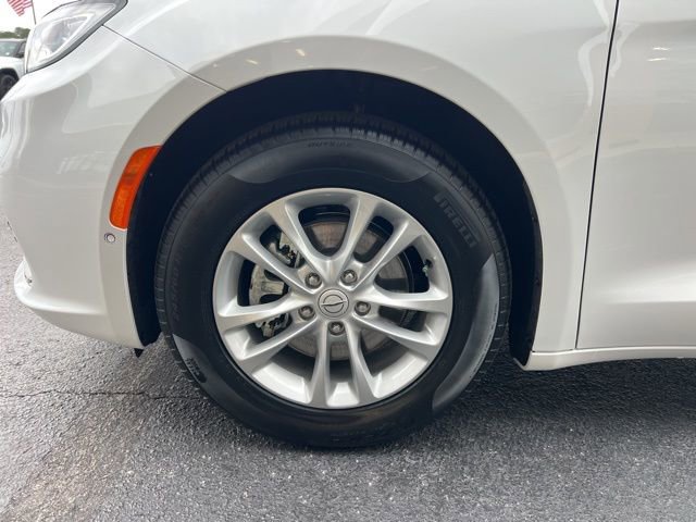 New 2026 Chrysler Pacifica Select image 5