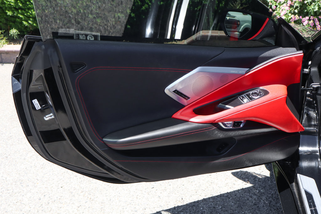 Used 2021 Chevrolet Corvette Stingray Preferred Cpe w/ Z51 Performance Package RWD image 17