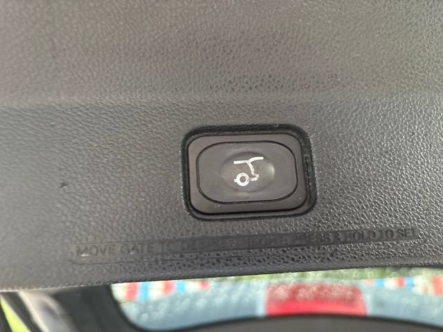 Used 2018 Ford Explorer XLT w/ Equipment Group 202A AWD/4WD image 24