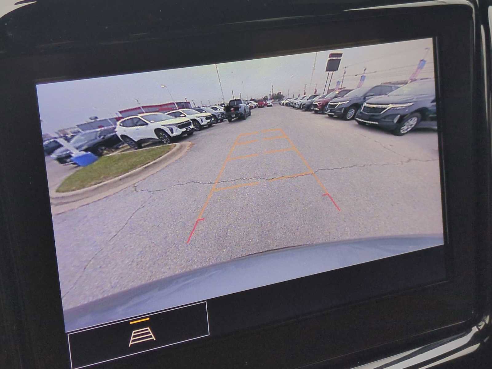 Used 2024 Chevrolet Traverse LT image 15