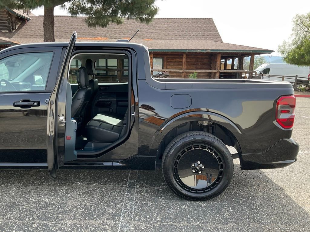 Used 2025 Ford Maverick Lobo image 19