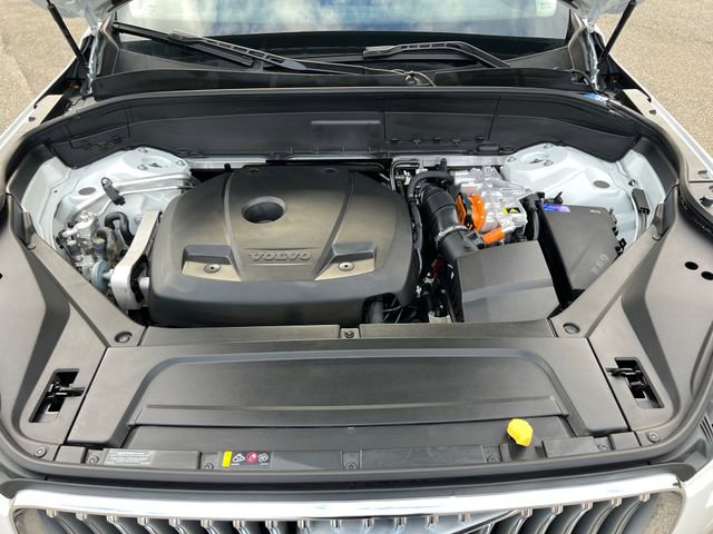 Used 2025 Volvo XC90 T8 Plus w/ Protection Package Premier image 33