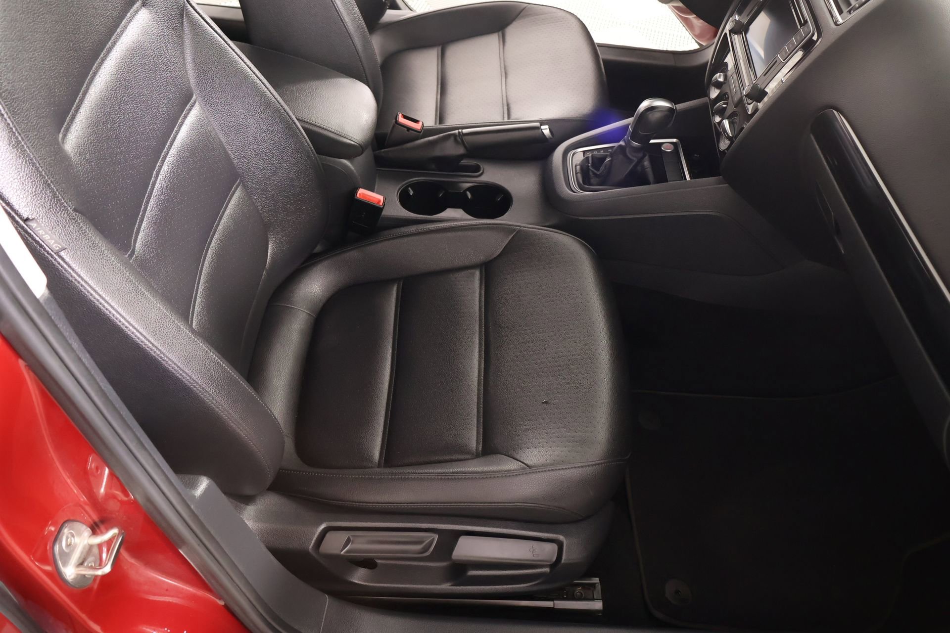 Used 2016 Volkswagen Jetta SEL w/ Lighting Package image 13