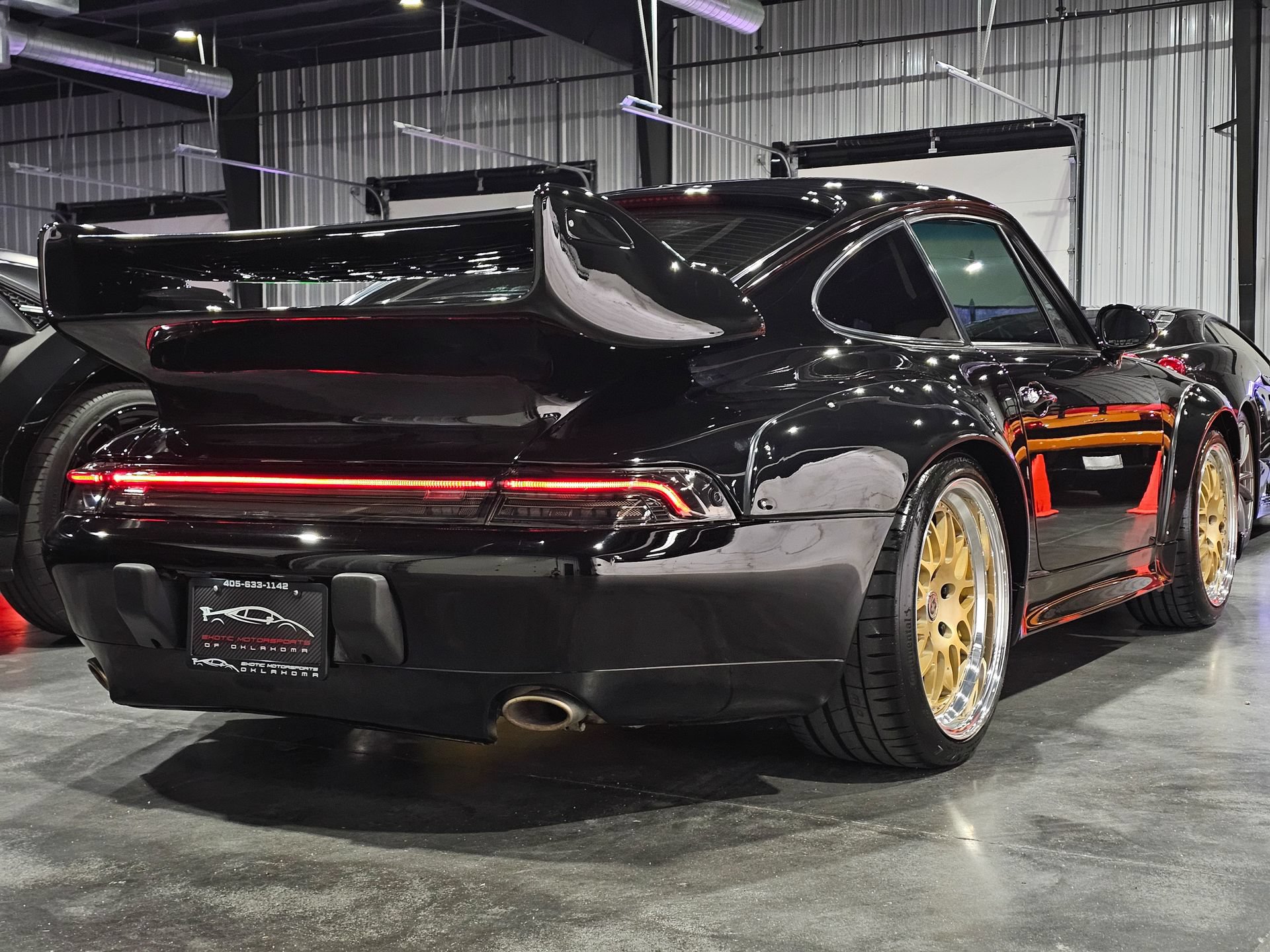 Used 1995 Porsche 911 Carrera RWD image 6