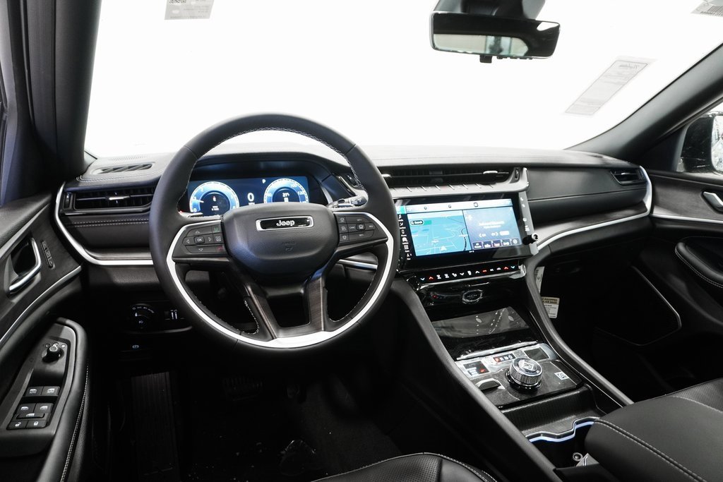 New 2026 Jeep Grand Cherokee Limited image 18