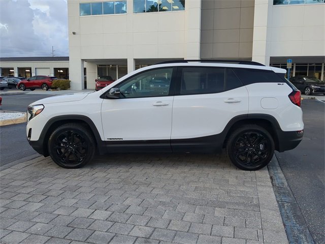 Used 2021 GMC Terrain SLT w/ Elevation Edition image 6