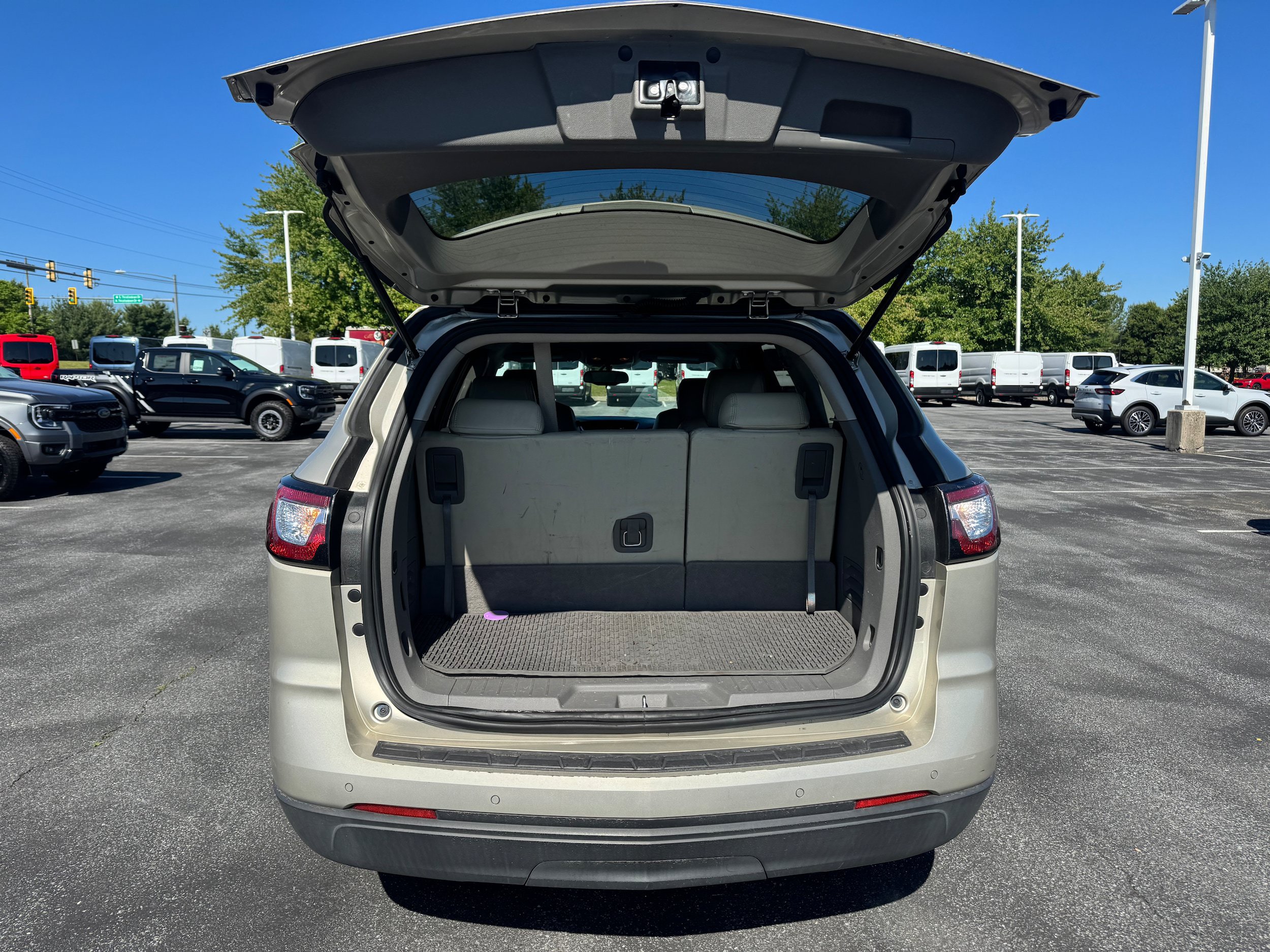 Used 2014 Chevrolet Traverse LT w/ All-Star Edition FWD image 4
