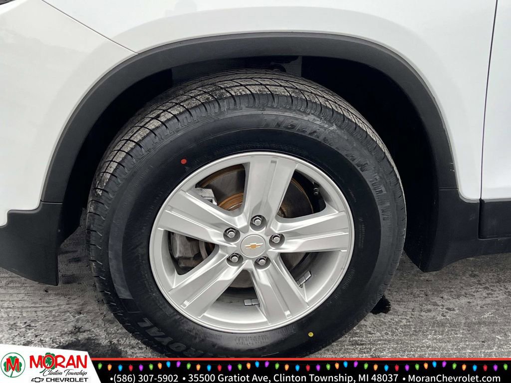 Certified 2022 Chevrolet Trax LS w/ Tint and Cruise Package image 10