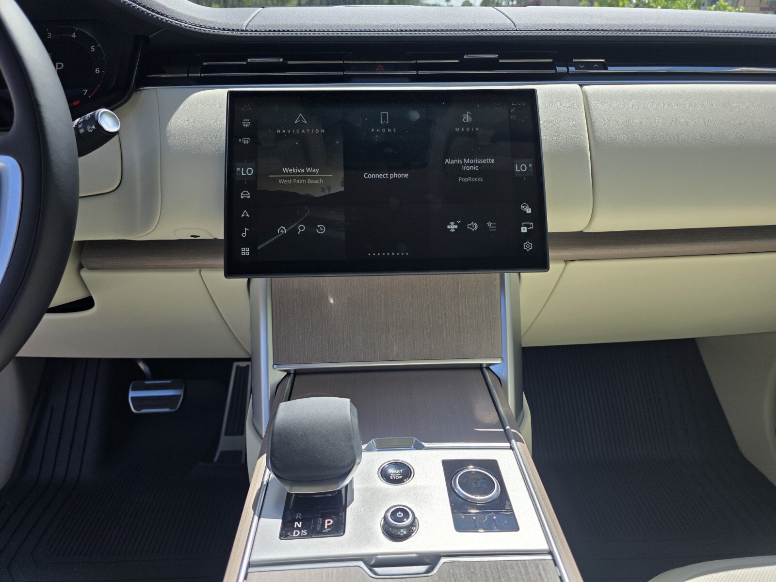 New 2027 Land Rover Range Rover SE AWD/4WD image 16