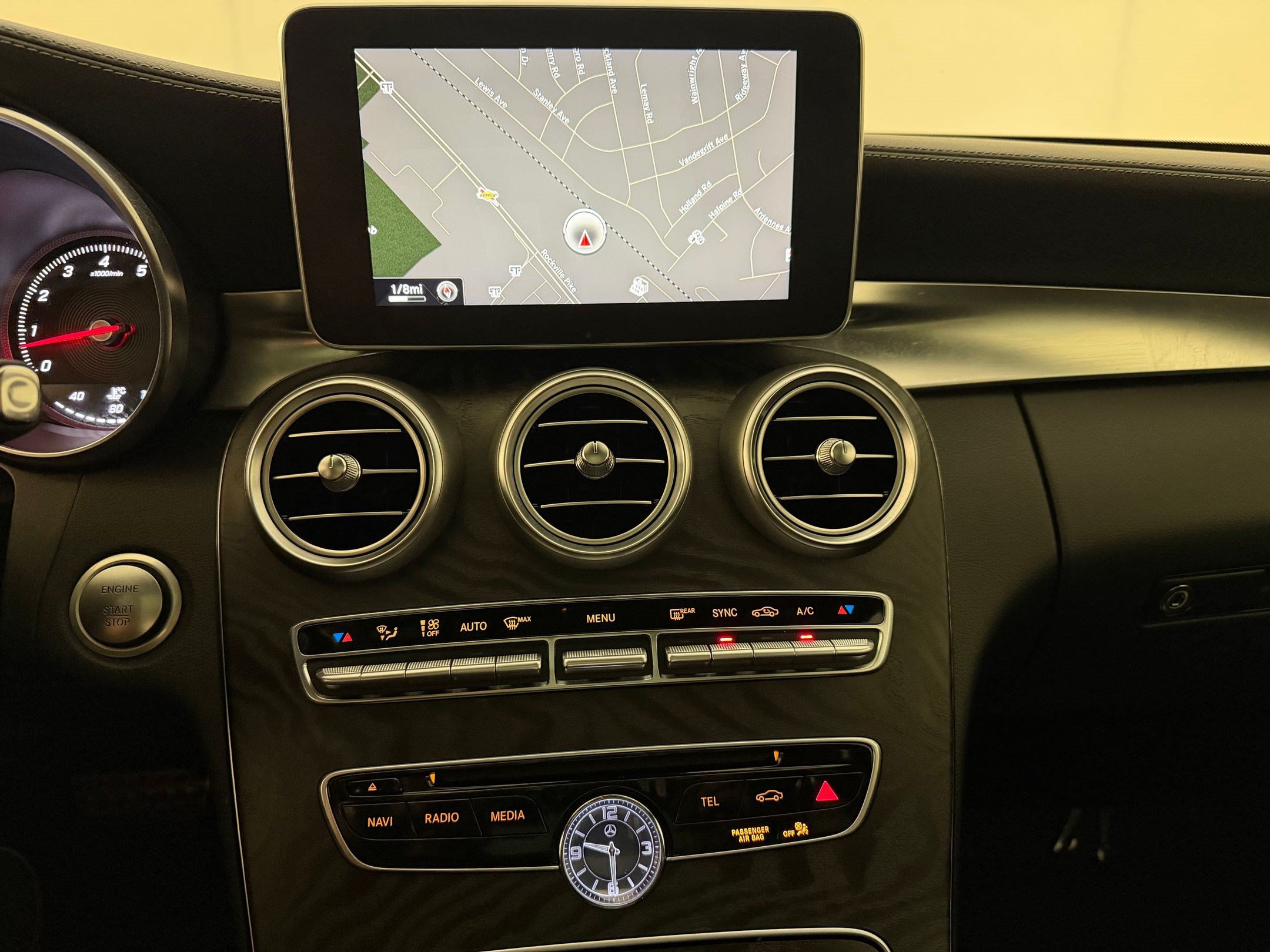 Used 2015 Mercedes-Benz C 400 4MATIC image 24