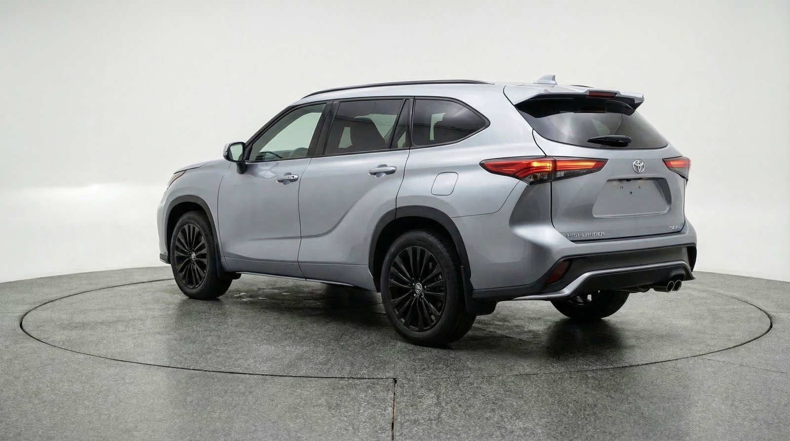 Used 2025 Toyota Highlander XSE image 6