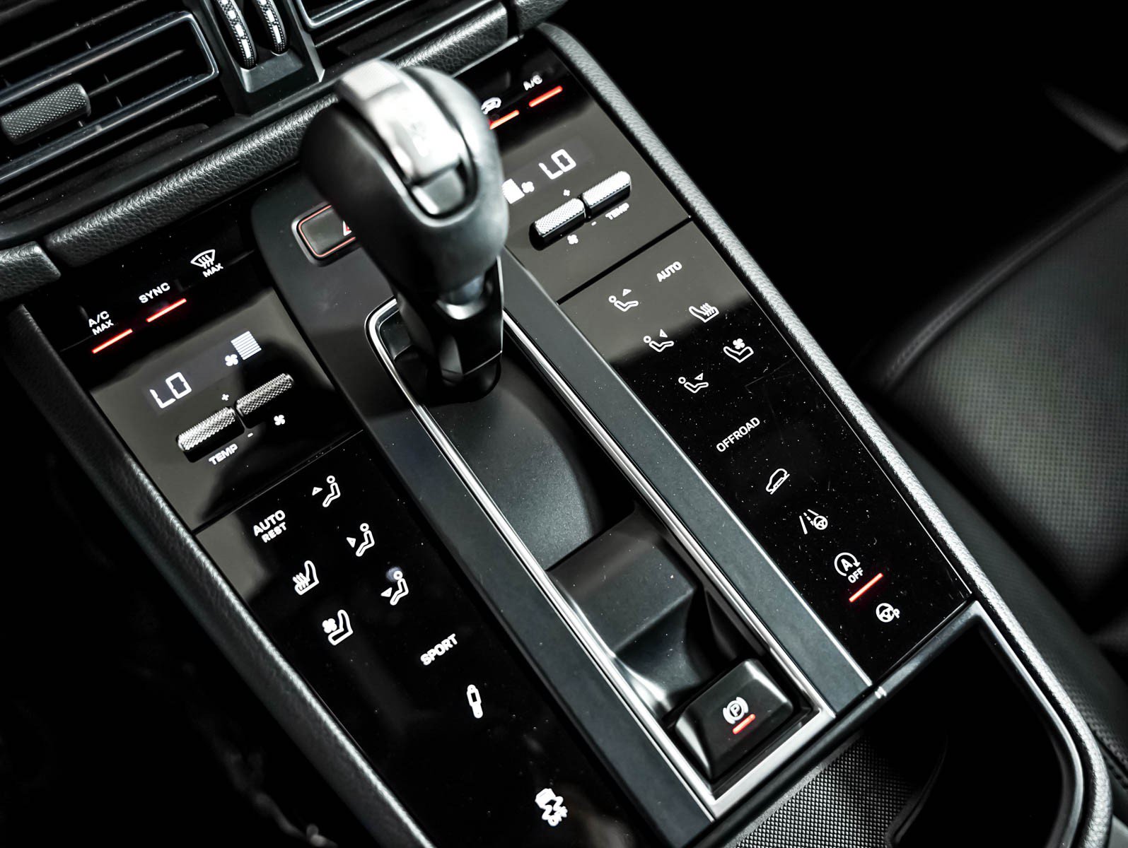 Certified 2023 Porsche Macan S AWD/4WD image 20