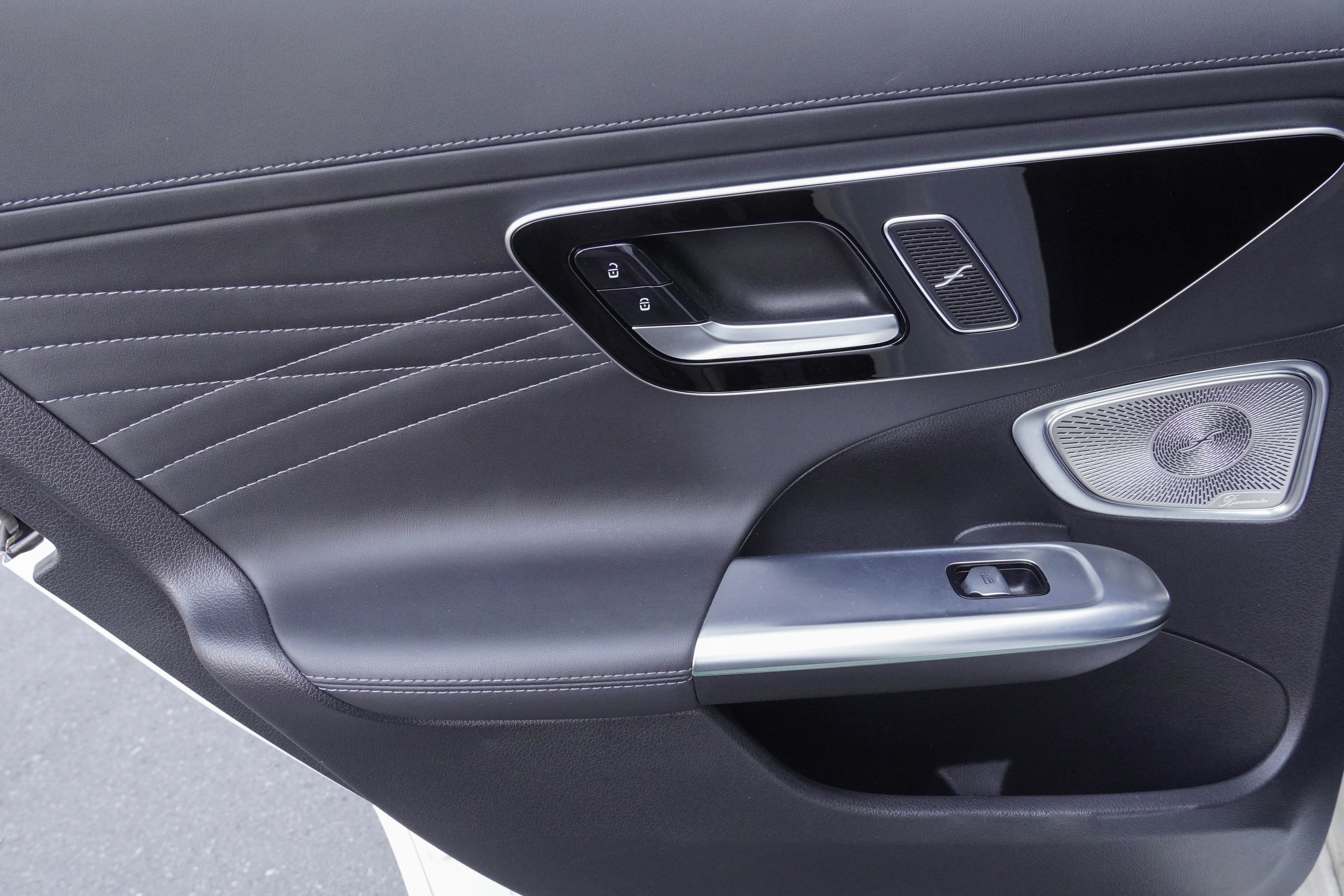 Used 2022 Mercedes-Benz C 300 Sedan image 31