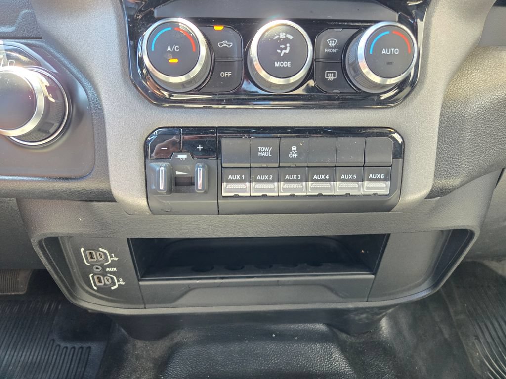 Used 2024 RAM 2500 Tradesman AWD/4WD image 31