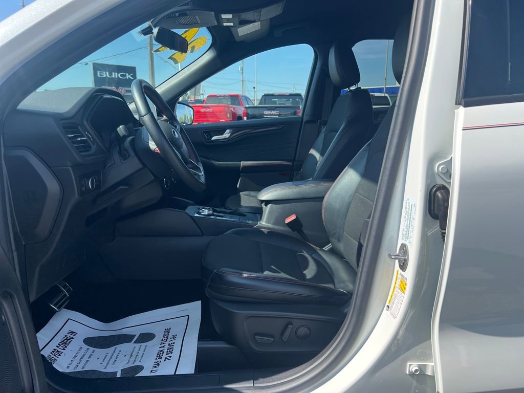 Used 2024 Ford Escape ST-Line w/ Equipment Group 301A image 14