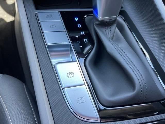 Used 2025 Hyundai Elantra Sport image 19