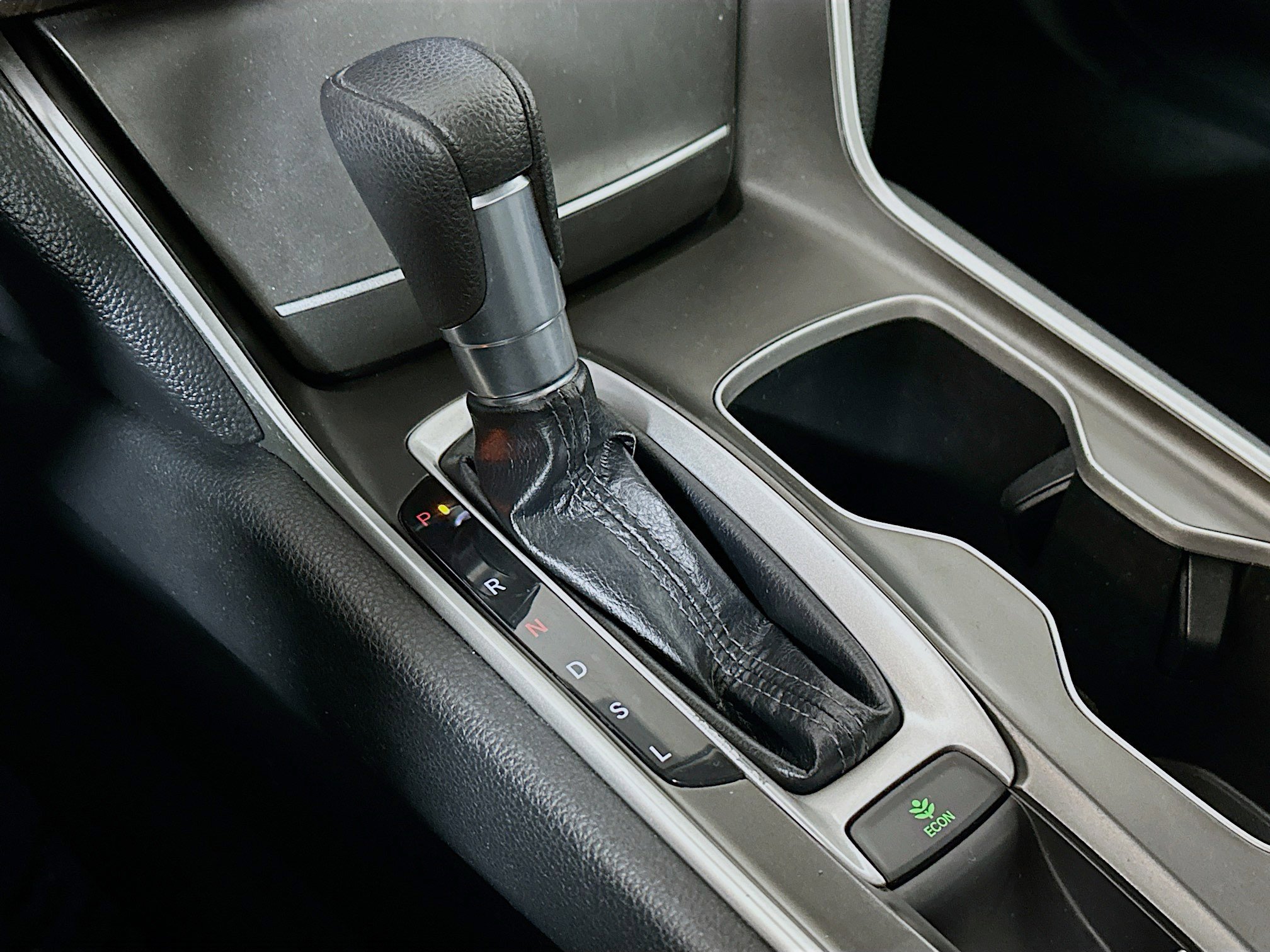 Used 2018 Honda Accord EX image 16