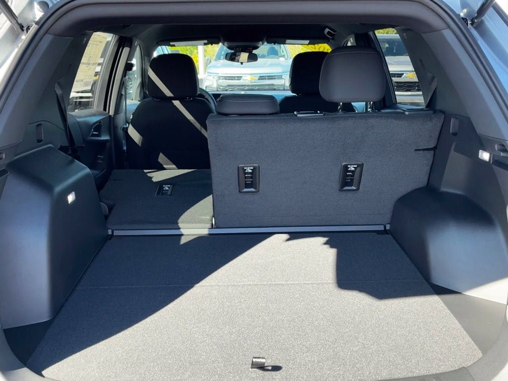 New 2027 Chevrolet Equinox LT AWD/4WD image 32