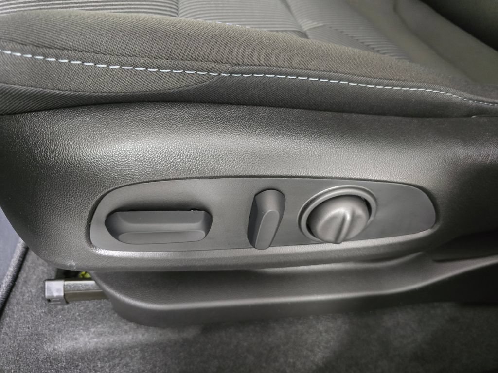 New 2027 Chevrolet Bolt LT w/ Comfort Package FWD image 27