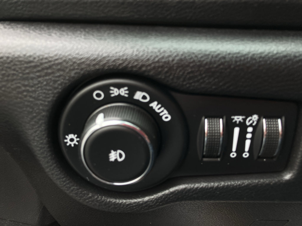 Used 2020 Chrysler Pacifica Touring-L Plus image 18