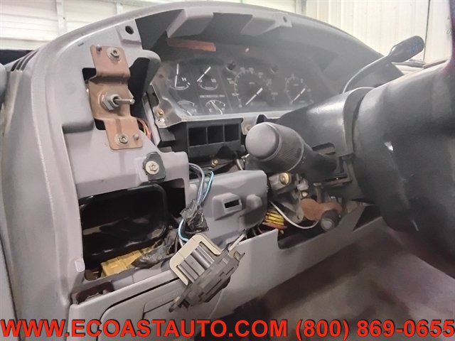 Used 1994 Ford Bronco XLT AWD/4WD image 14