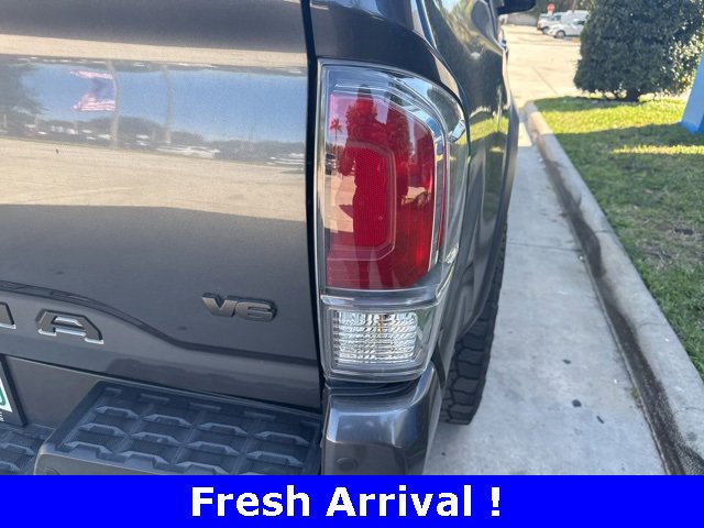 Used 2020 Toyota Tacoma TRD Off-Road w/ Technology Package image 10