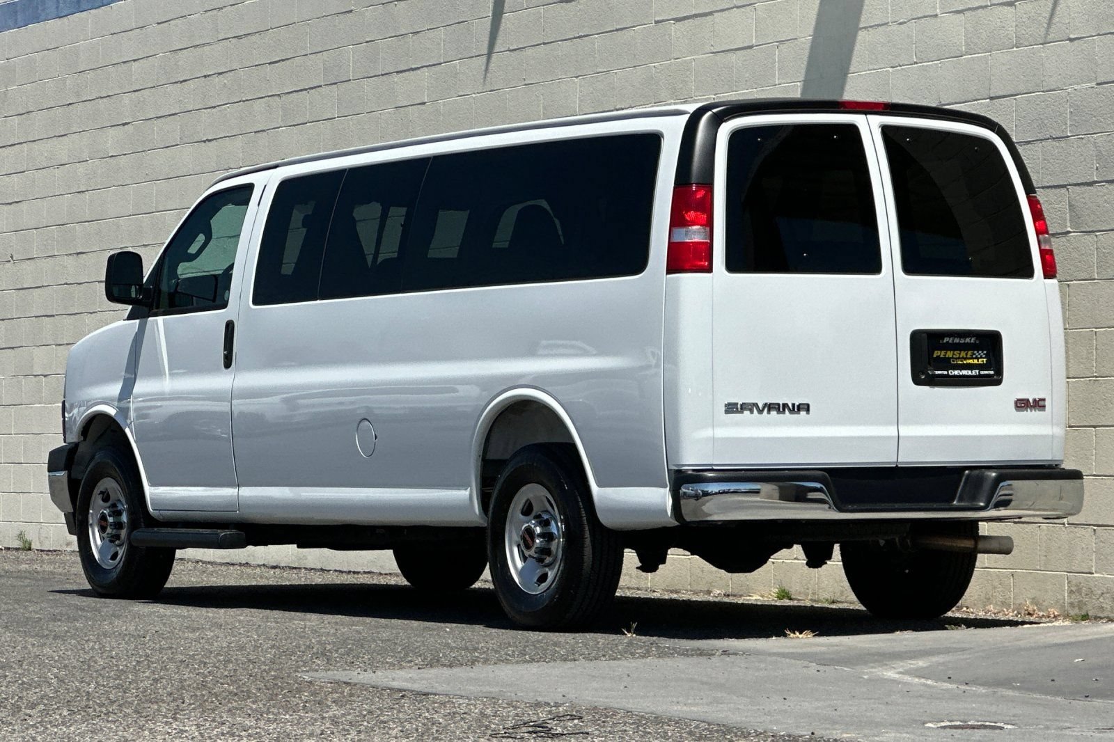 Certified 2025 GMC Savana 3500 LT w/ LT Preferred Equipment Group RWD image 6