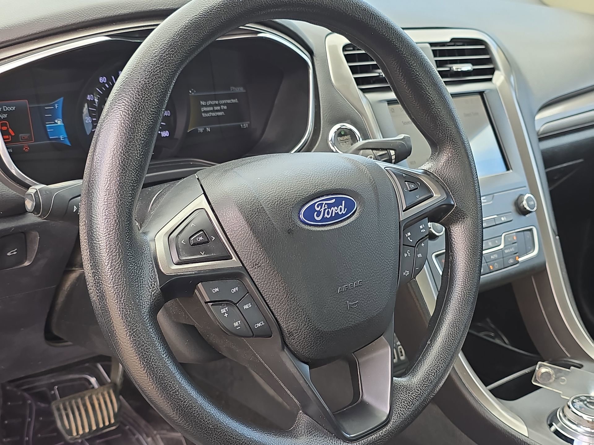 Used 2020 Ford Fusion SE image 14