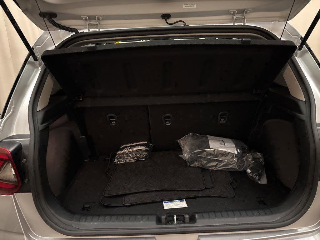 New 2026 Hyundai Venue SE FWD image 8