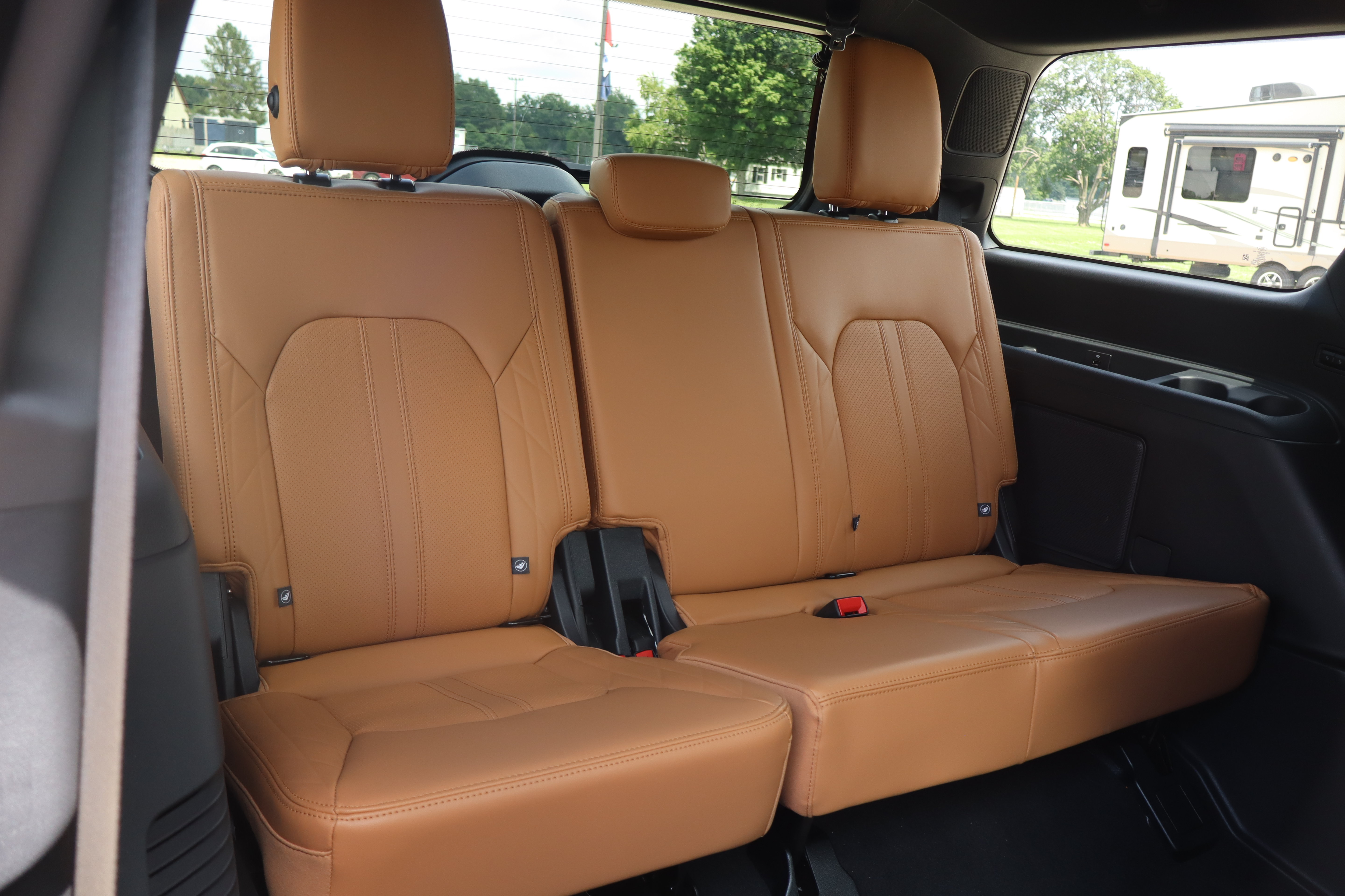 Used 2024 Ford Expedition Platinum AWD/4WD image 12