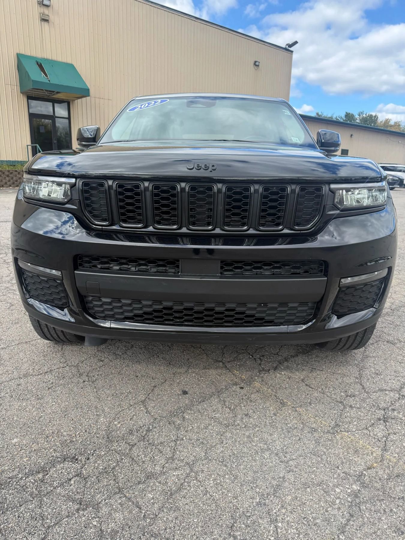 Used 2022 Jeep Grand Cherokee L Limited w/ Black Appearance Package image 7