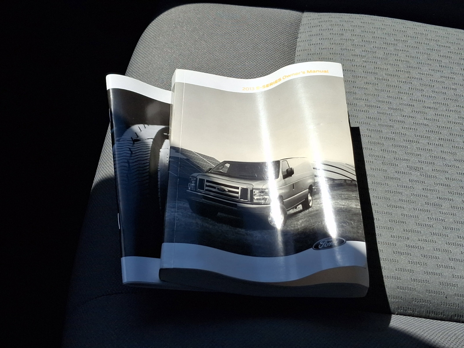 Used 2013 Ford E-150 and Econoline 150 XLT RWD image 25