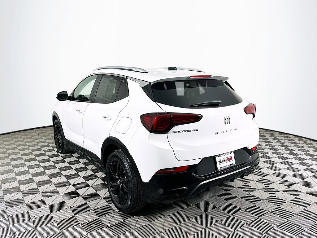 Used 2024 Buick Encore GX Sport Touring image 8