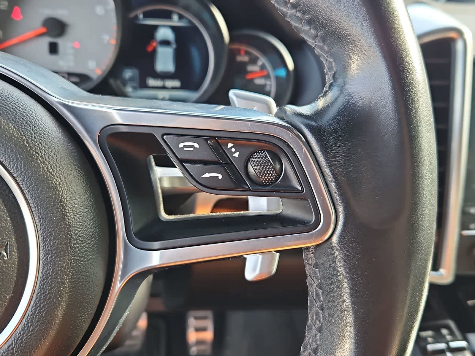 Used 2018 Porsche Cayenne S image 25