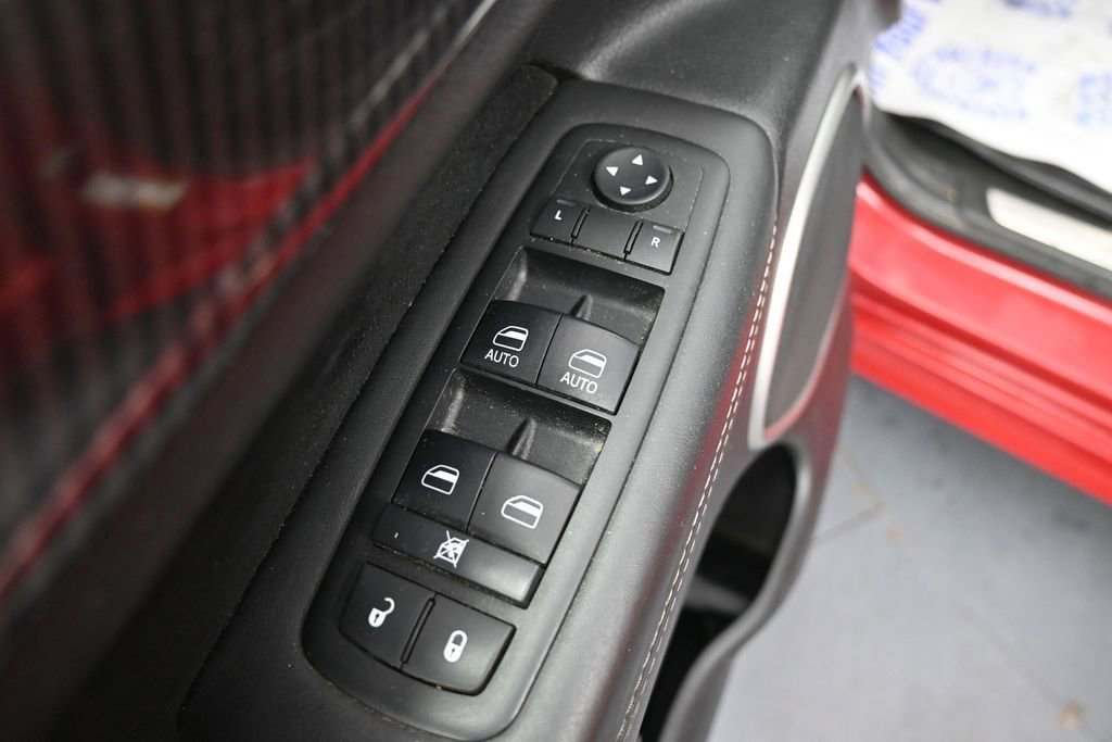 Used 2014 Jeep Grand Cherokee SRT8 w/ Luxury Group II AWD/4WD image 30