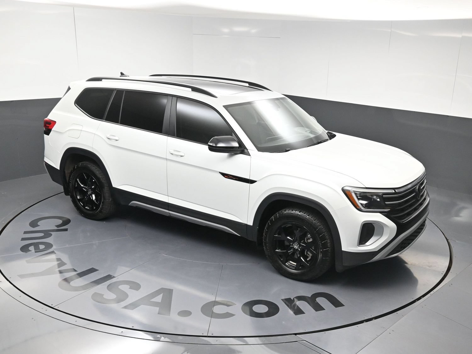 Used 2024 Volkswagen Atlas Peak Edition SEL AWD/4WD image 34