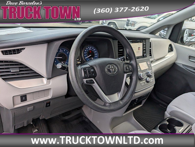 Used 2020 Toyota Sienna LE image 12