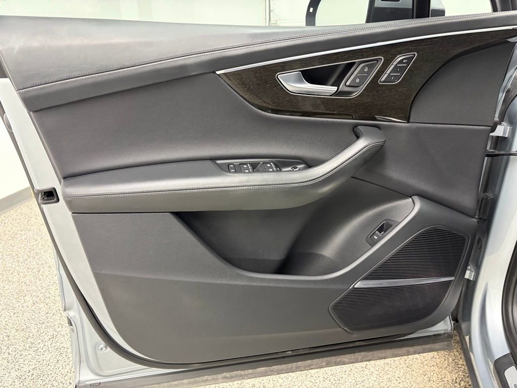 Used 2023 Audi Q7 3.0T Prestige w/ Prestige Package image 13