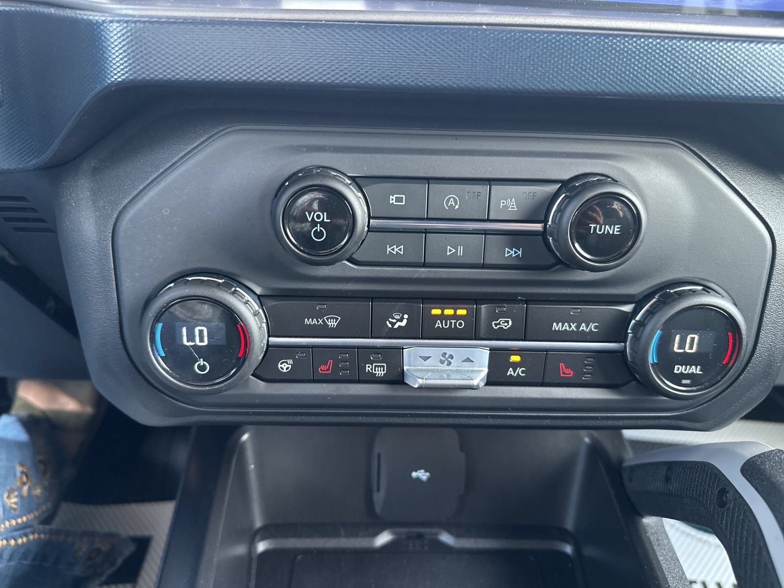 Used 2023 Ford Bronco Outer Banks AWD/4WD image 19