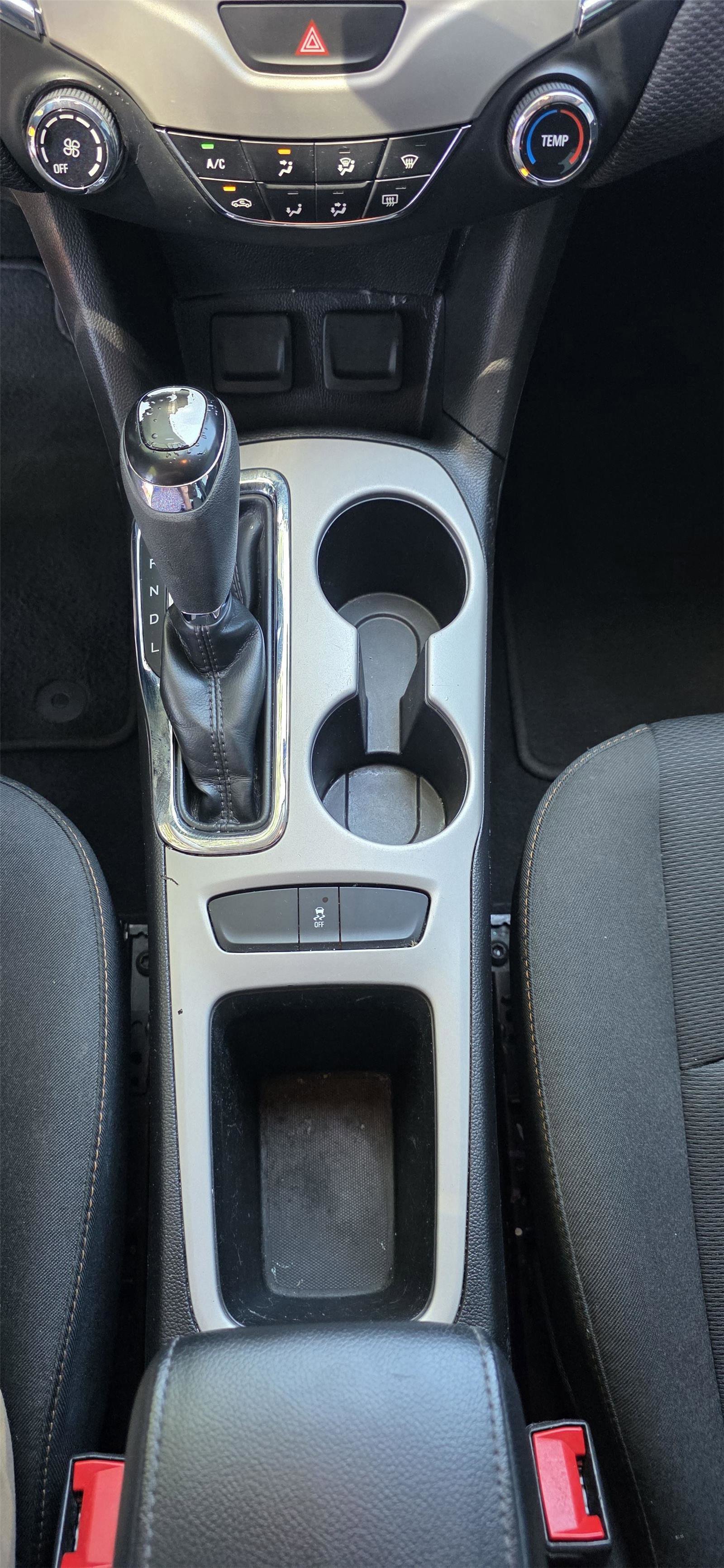 Used 2018 Chevrolet Cruze LS FWD image 15