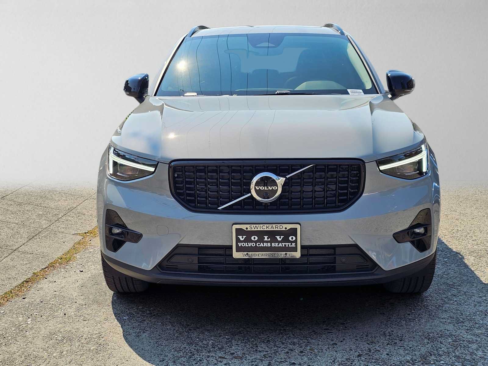New 2026 Volvo XC40 B5 Plus w/ Protection Package Premier AWD/4WD image 8