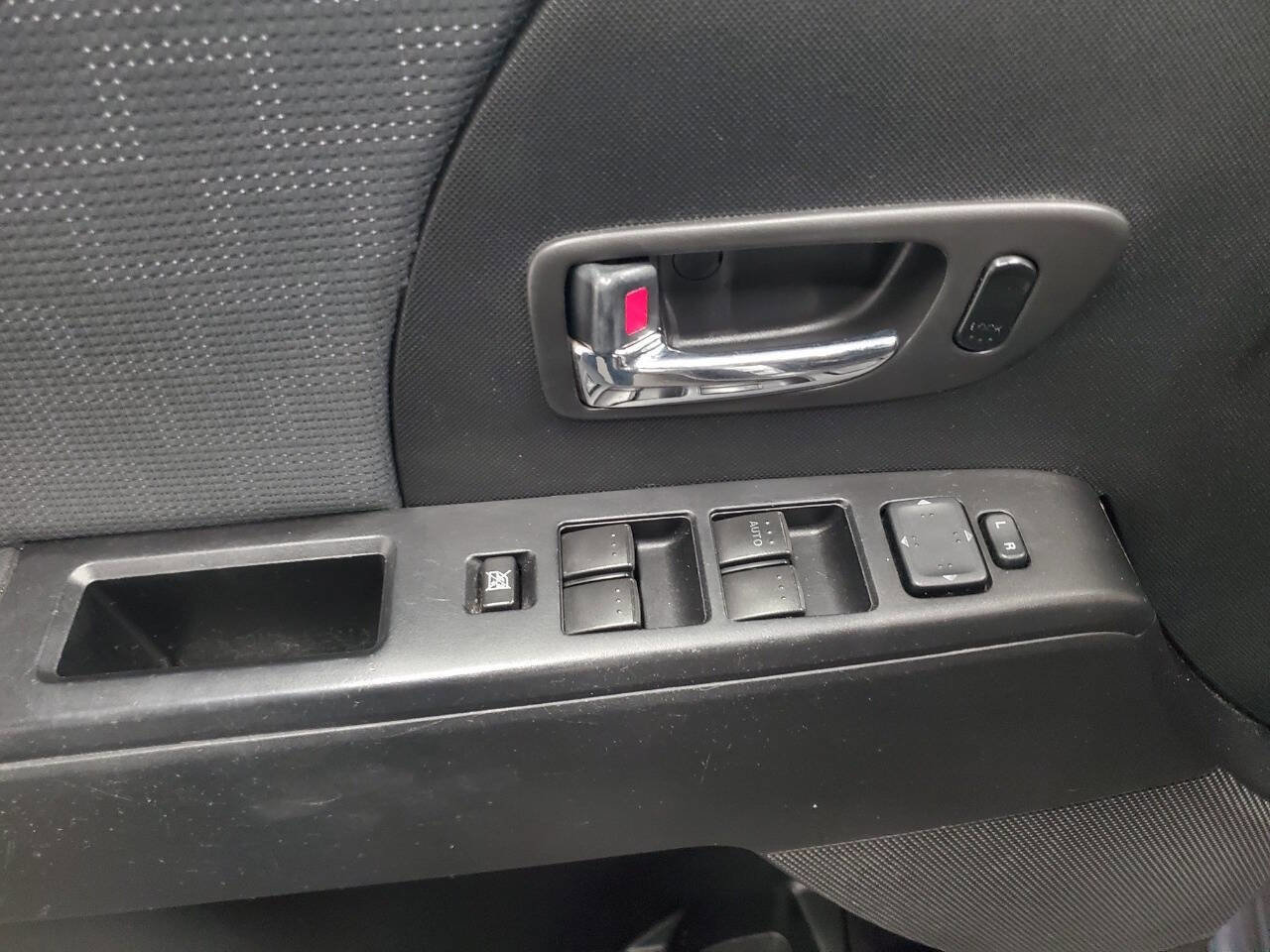 Used 2010 MAZDA MAZDA5 Sport image 10