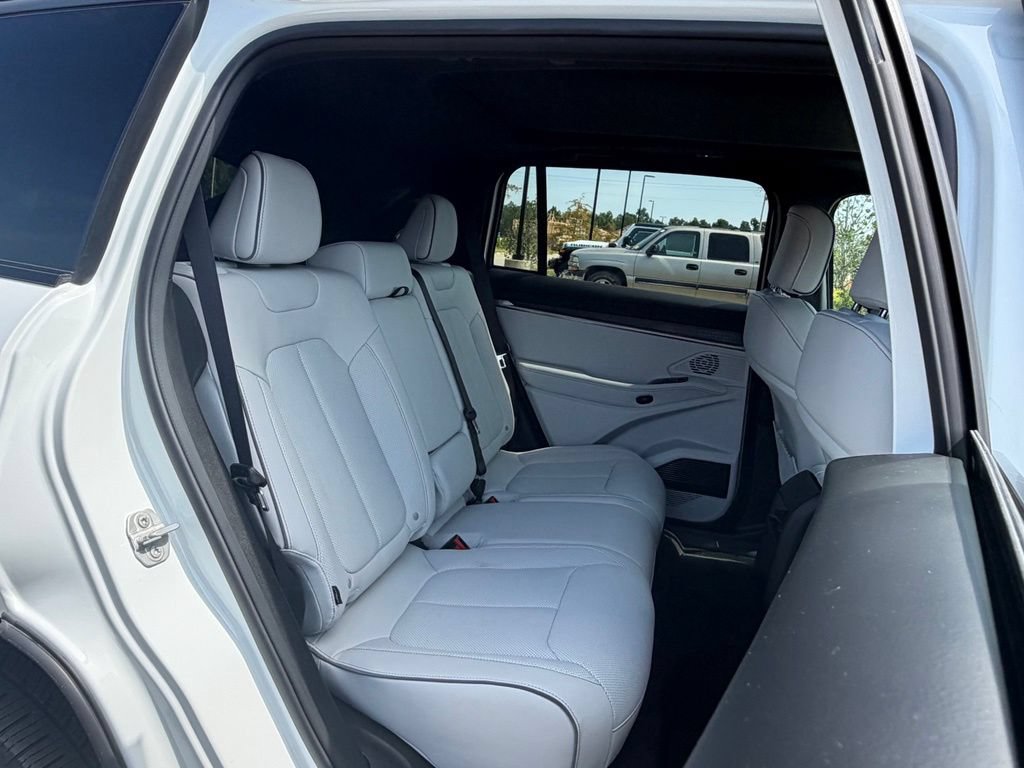 Used 2025 Jeep Wagoneer S Limited AWD/4WD image 48