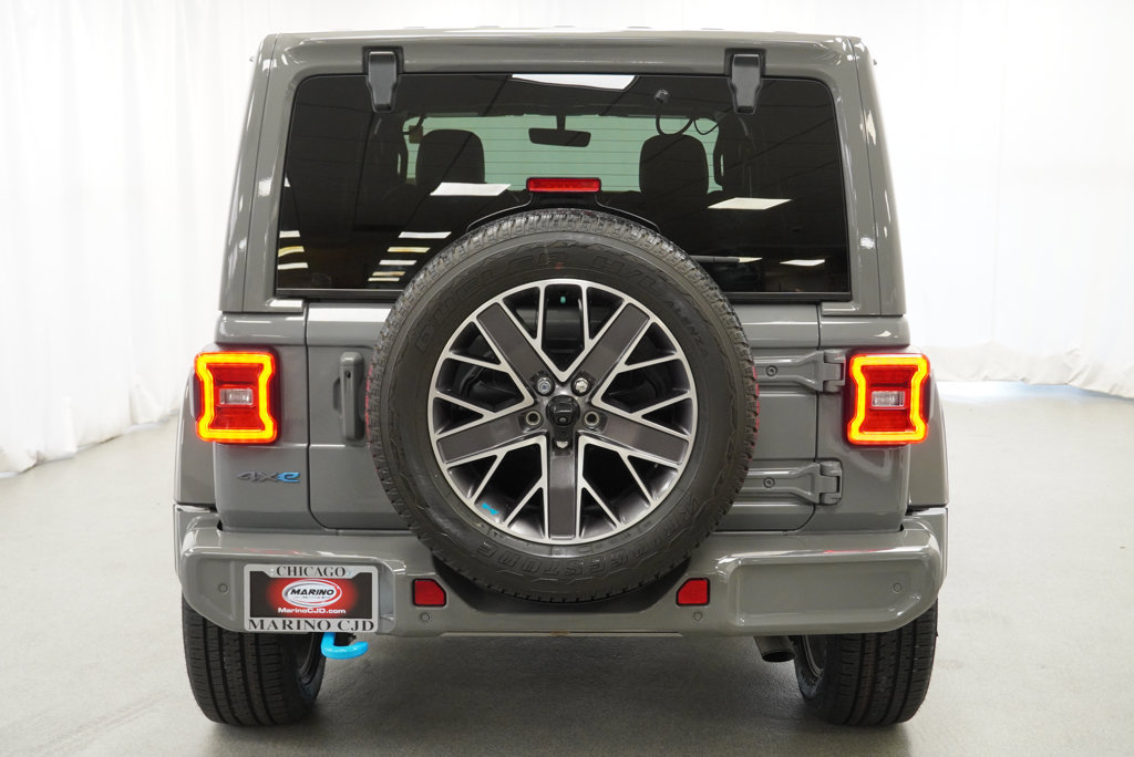 Used 2023 Jeep Wrangler Unlimited Sahara AWD/4WD image 25